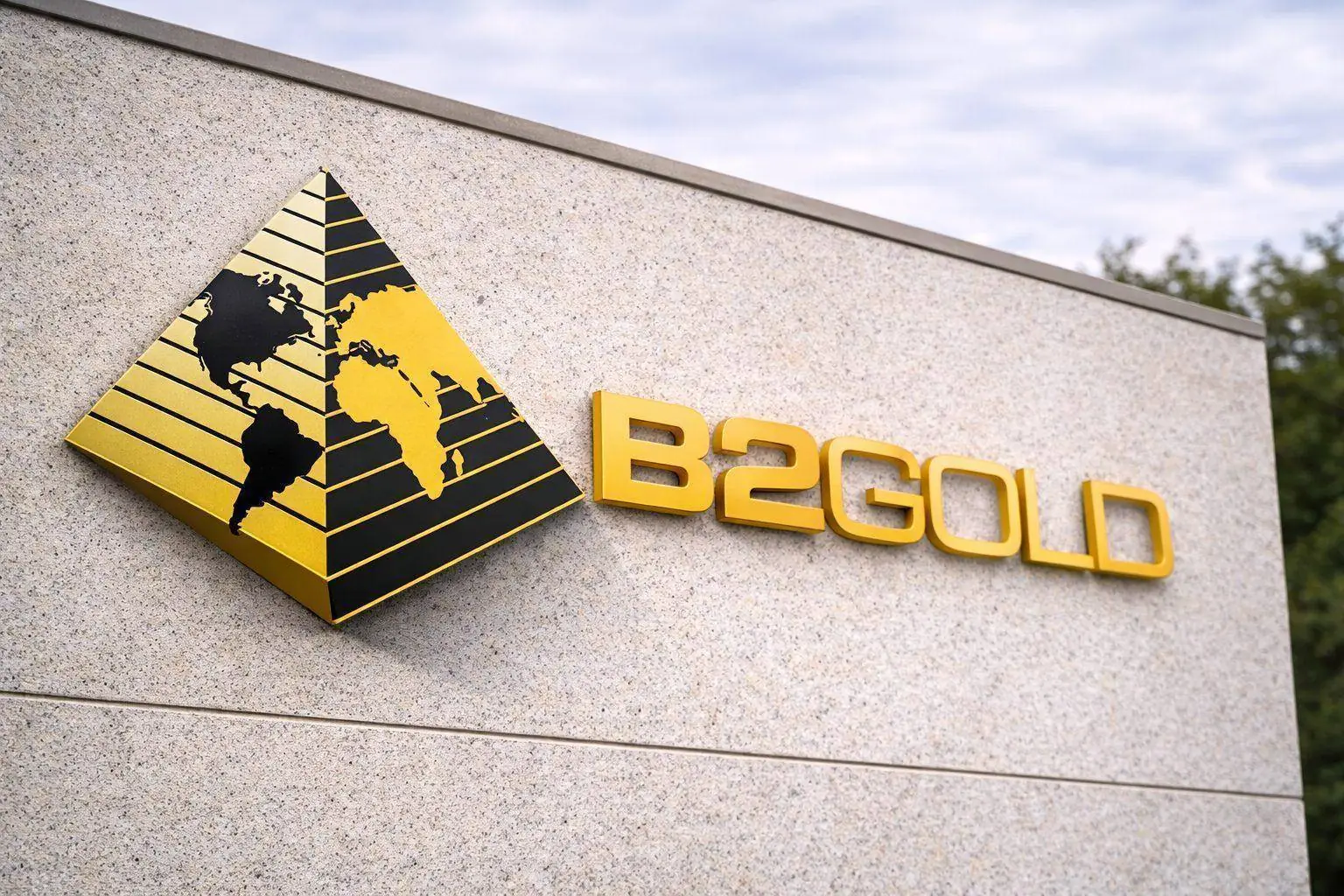 B2Gold stock dips before the bell after Friday’s hit as gold rout keeps miners jumpy