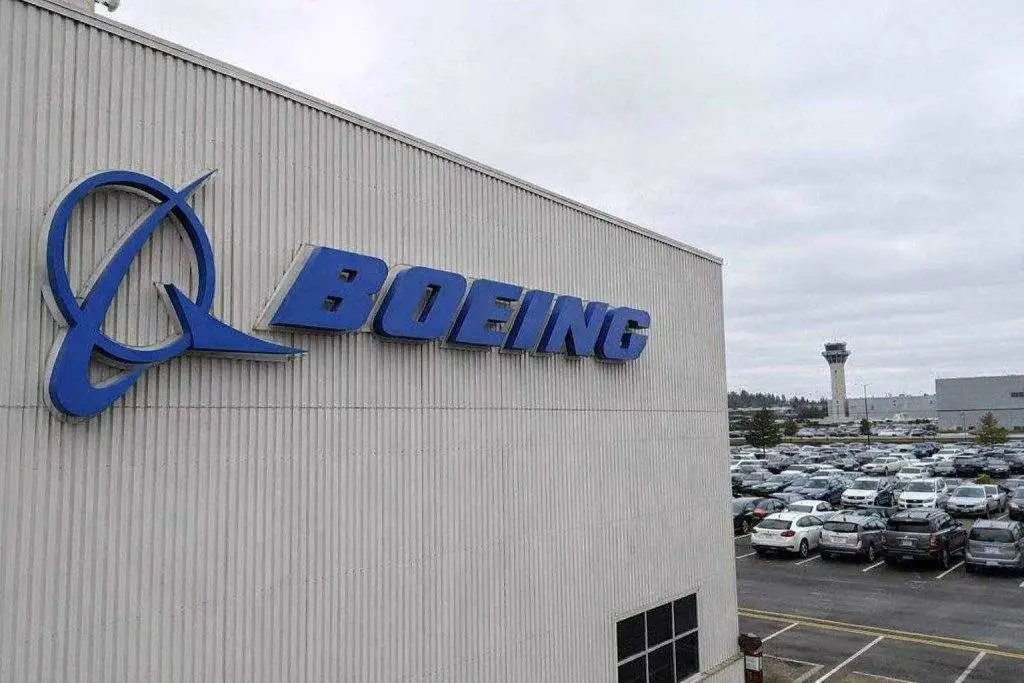 Boeing stock price closes higher before Presidents Day break as traders eye FAA, orders