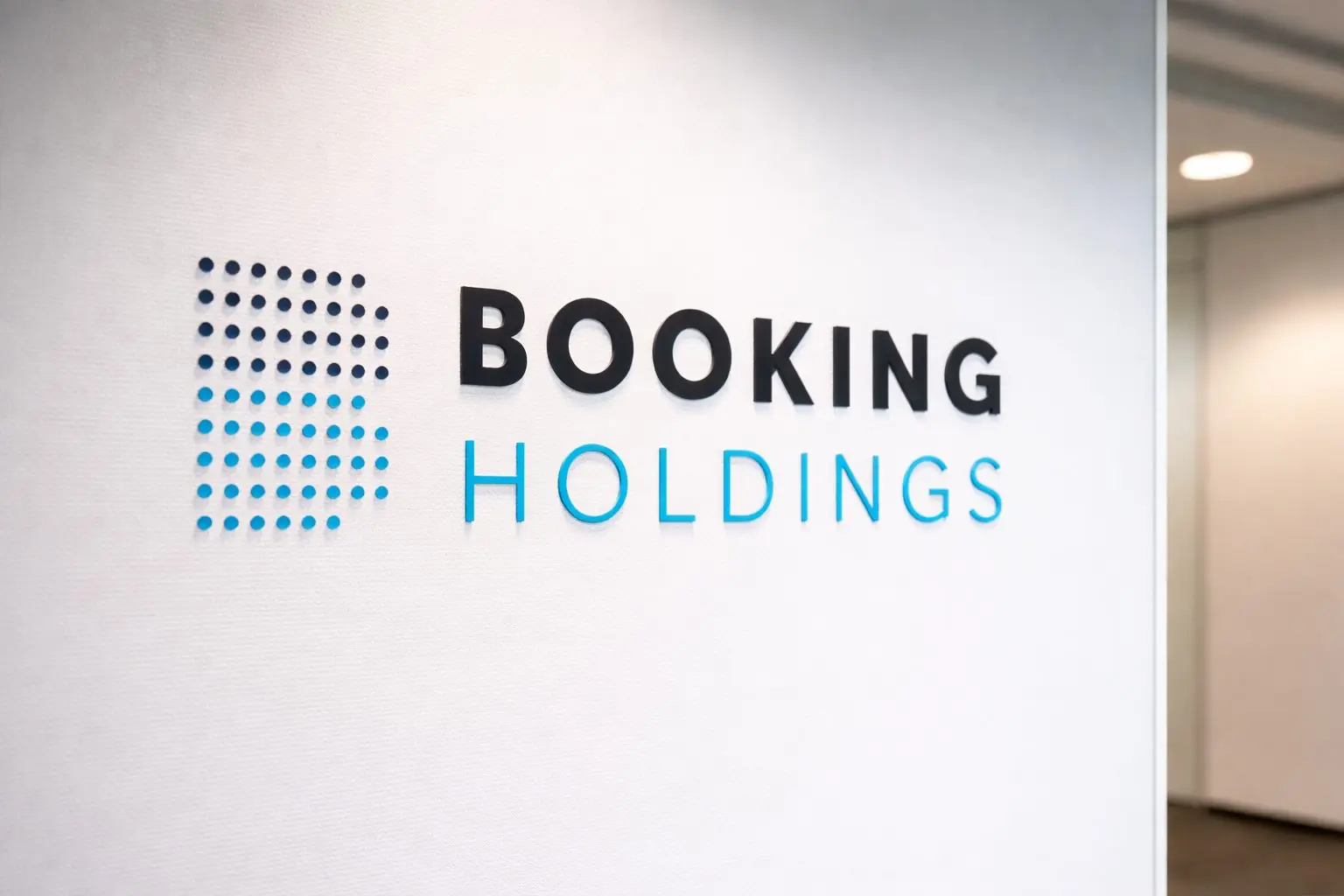 Booking (BKNG) stock steadies after hours as AI worries split analysts