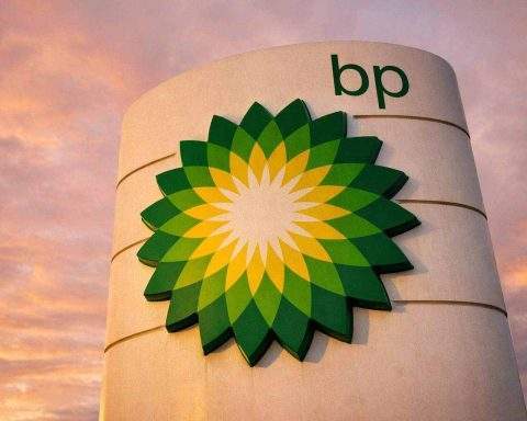 BP share price: BP stock in focus before London open after buyback pause