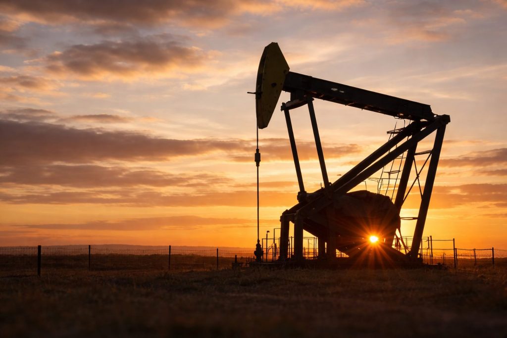 Brent oil price sinks about 5% as U.S.-Iran talk signals deflate risk premium