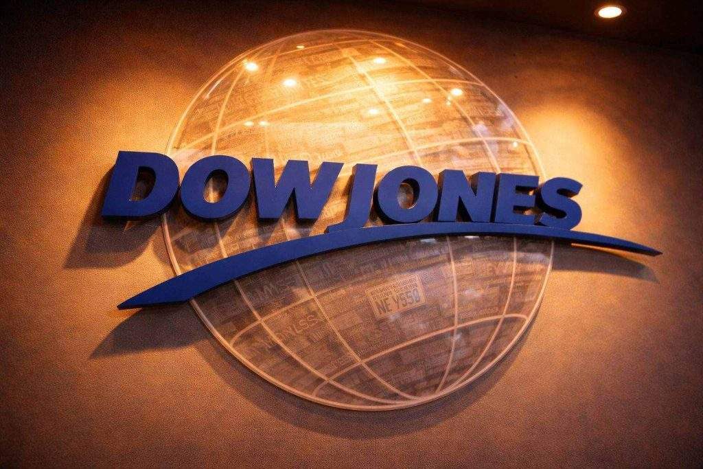 Dow futures tick up as delayed jobs report nears and an AI tax tool rattles Schwab