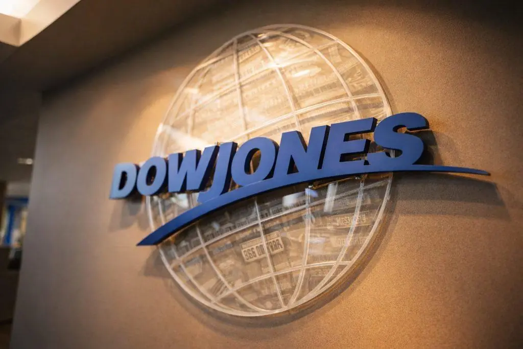 Dow Jones jumps 1% on a chip bounce as shutdown delays jobs report — what investors watch next