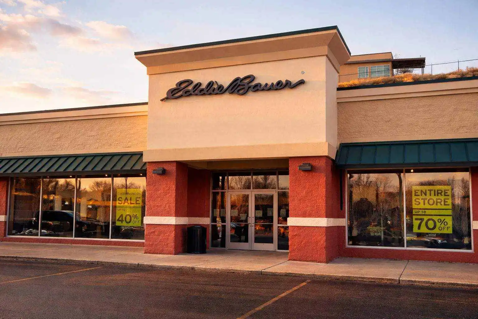 Eddie Bauer Canada faces store sale and liquidation as bankruptcy process spreads north