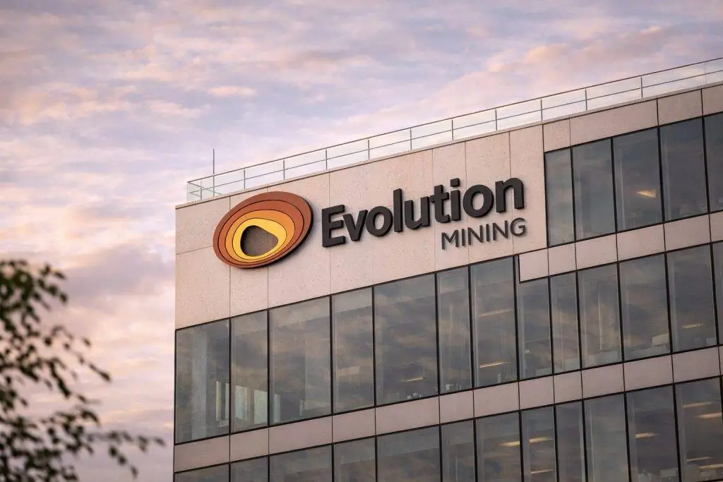 Evolution Mining (ASX:EVN) share price slides 6% after gold rout — RBA decision, results next