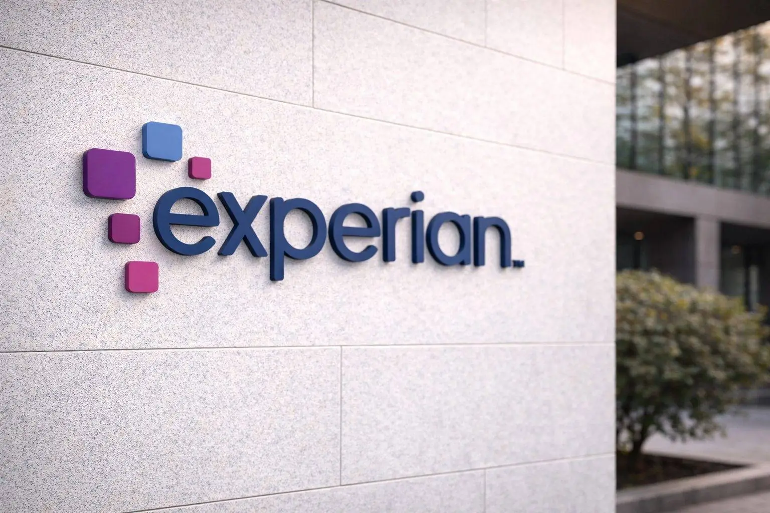 Experian PLC share price falls as buyback starts to show up in the tape