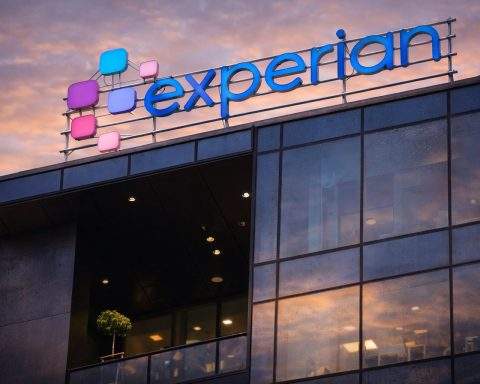 Experian PLC stock ticks up after buyback trade; May results loom for EXPN