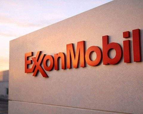 Exxon Mobil stock slips from fresh high as oil steadies and U.S. data looms