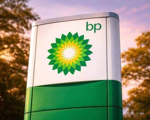 FTSE 100 down today as BP halts buybacks and Standard Chartered sinks; AstraZeneca jumps