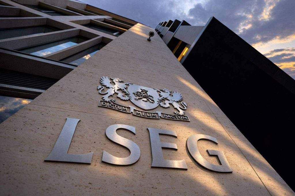 FTSE 100 Falls Today as Oil Surge and Trump Tariff Threat Shake London Stocks