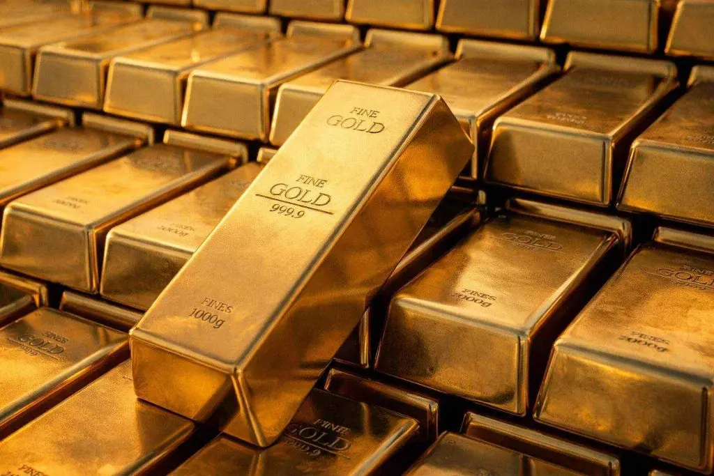 Gold price rebounds near $5,000 after rout as dollar eases; traders eye Iran talks and Fed data