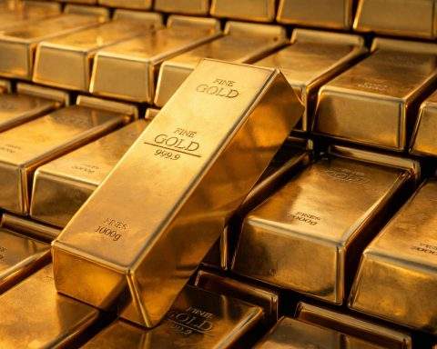 Gold price rebounds nearly 4% after selloff as CME margin hike and Iran talks jolt bullion