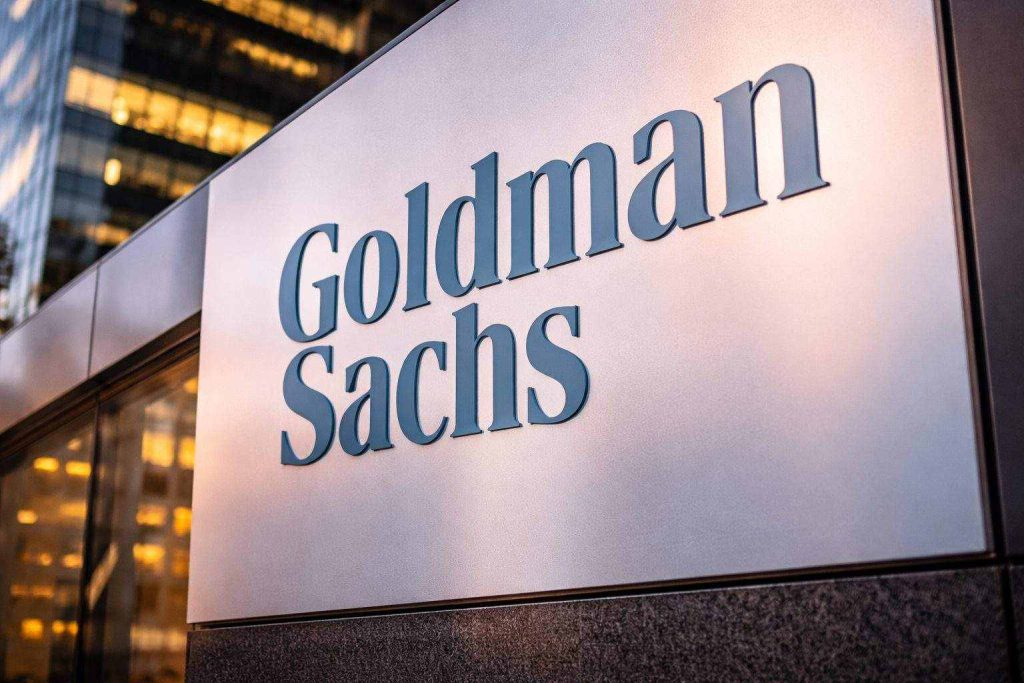 Goldman Sachs stock: GS steadies at $905 as top lawyer exit clouds holiday-shortened week