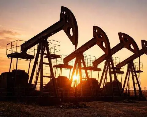 Heating oil price falls 1.3% before U.S.-Iran talks, even as distillate stocks tighten