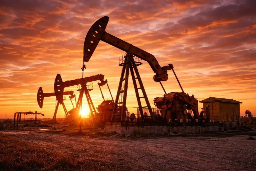 Heating oil price today jumps as crude firms on U.S.-Iran tension, inventory data in focus