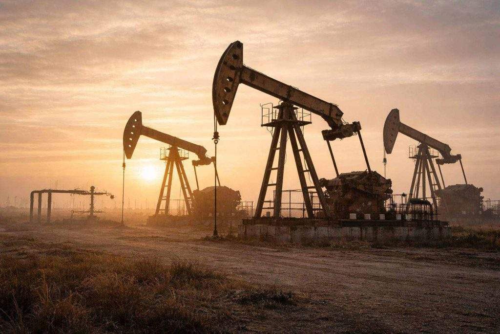 Heating oil price today: ULSD futures slip as Iran risk premium cools and U.S. stock data looms