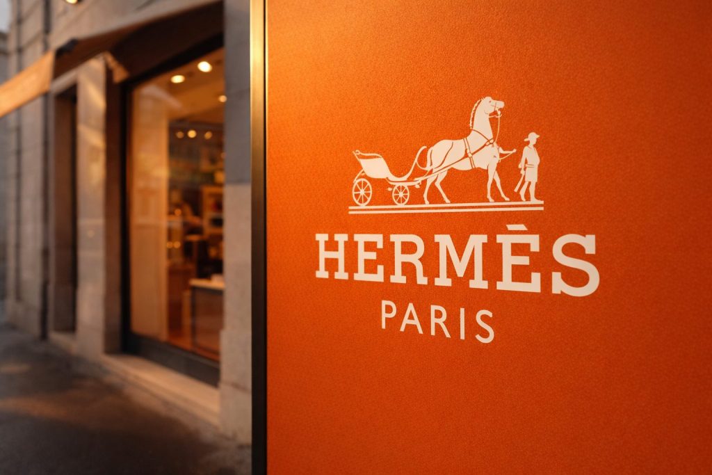 Hermès International stock price: new Normandy workshop plan puts supply in focus before results