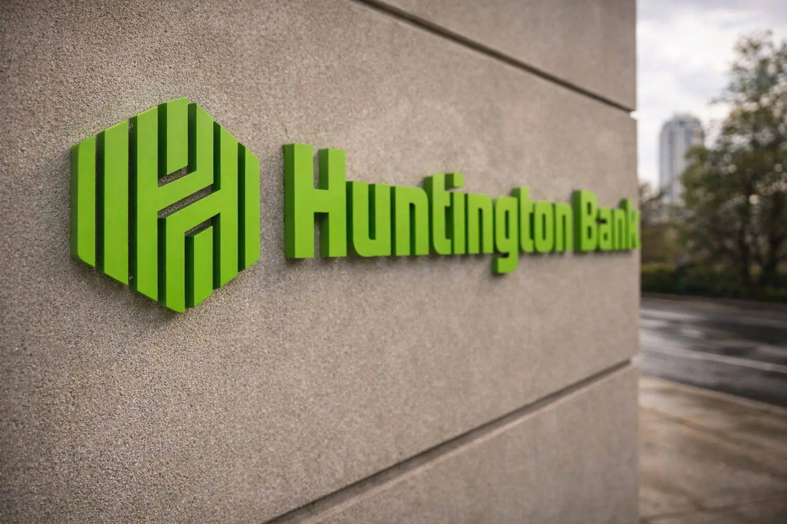Huntington Bancshares stock wobbles in premarket as traders eye Cadence merger timing and index flows