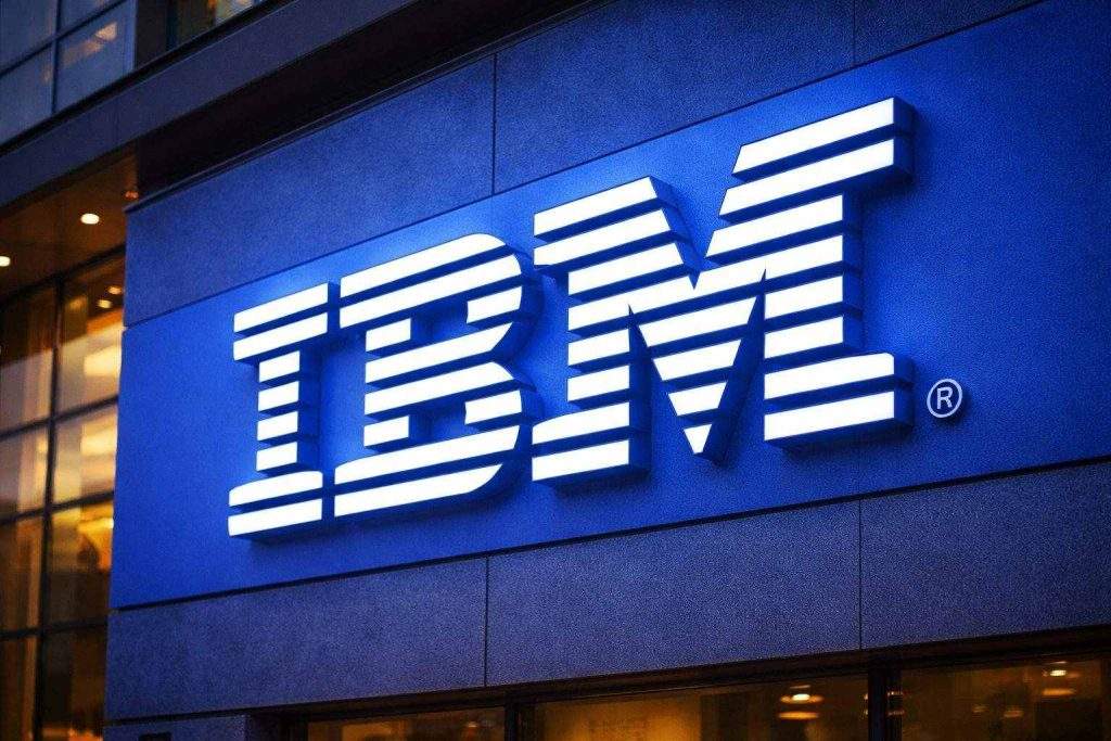 IBM Stock Sinks After Earnings Beat as AI Fears, Flat Outlook Rattle Investors