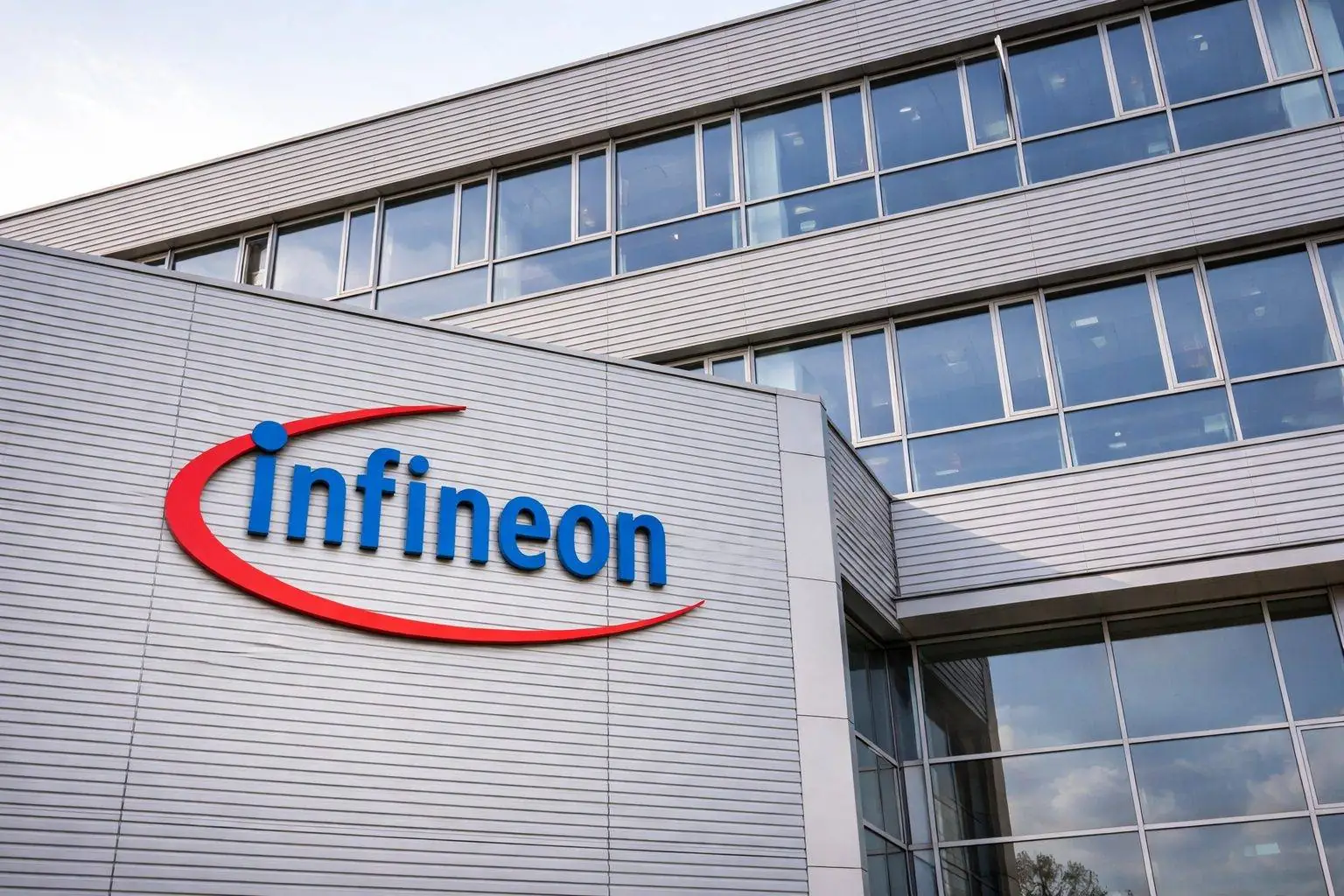 Infineon stock price slips again before Feb. 4 results — what traders watch next
