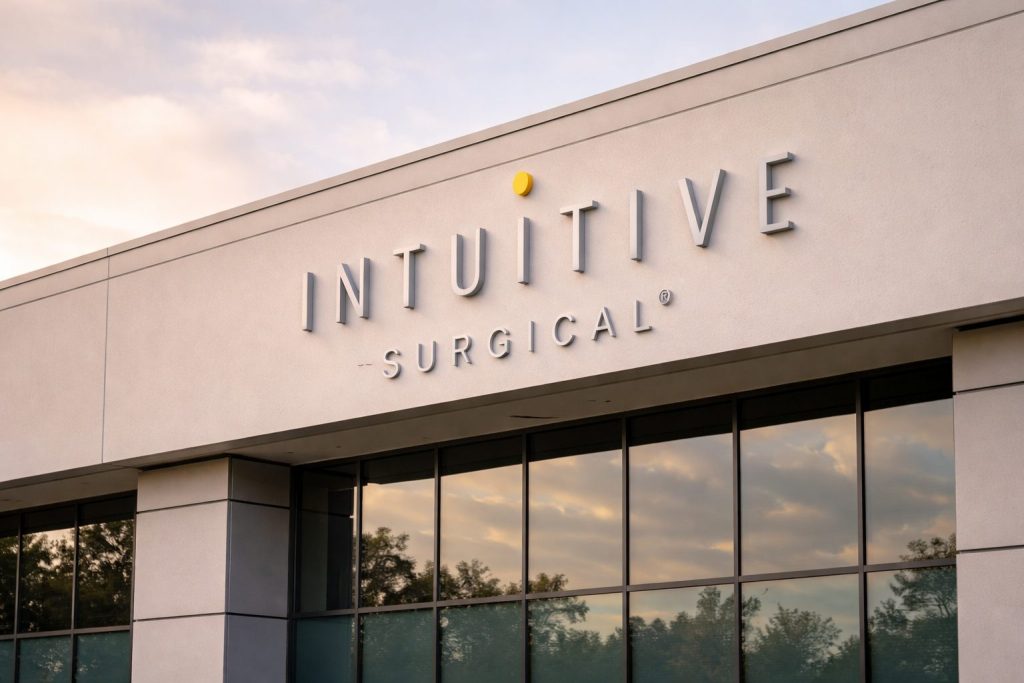 Intuitive Surgical stock (ISRG) ends week lower as insider trades surface; what to watch next