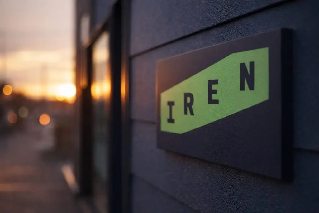 IREN stock whipsaws after earnings as bitcoin rebounds; Microsoft GPU financing in focus