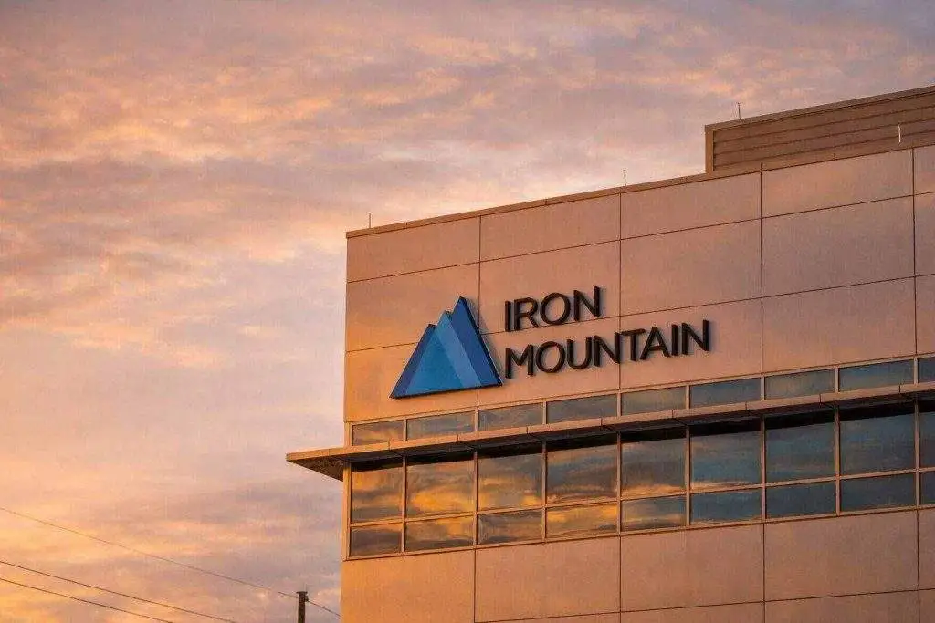Iron Mountain stock near a 52-week high as data center stocks head into a holiday week