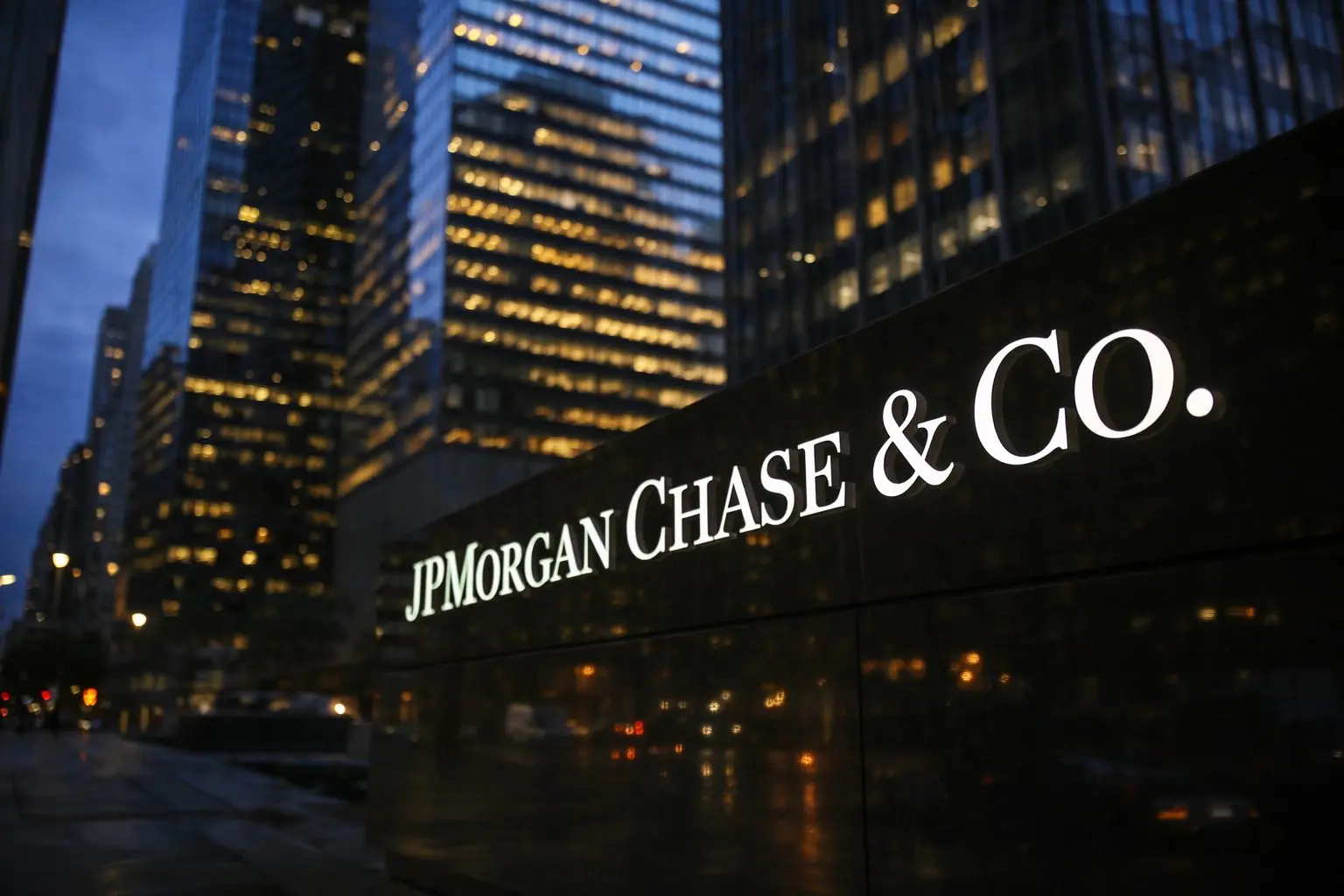 JPMorgan stock drops nearly 3% as credit jitters hit banks; jobs report looms