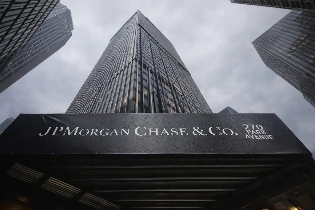 JPMorgan stock slides more than 4% as tariff uncertainty rattles banks ahead of after-close update