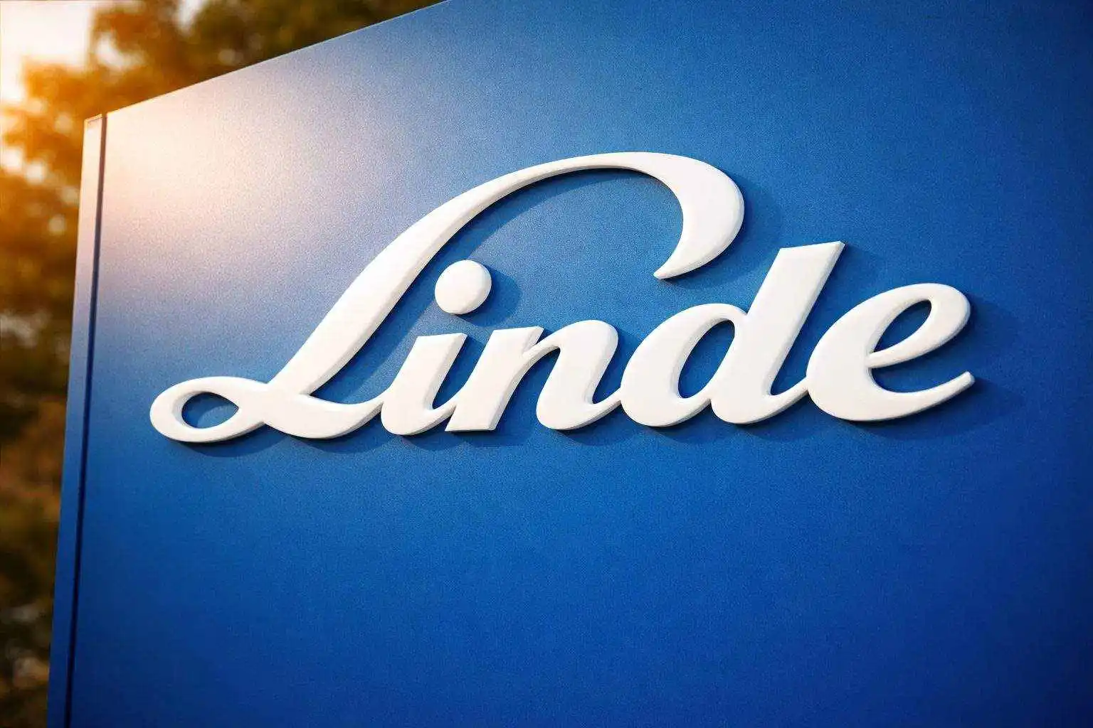 Linde stock heads into Monday after JPMorgan downgrade — what to watch for LIN shares this week