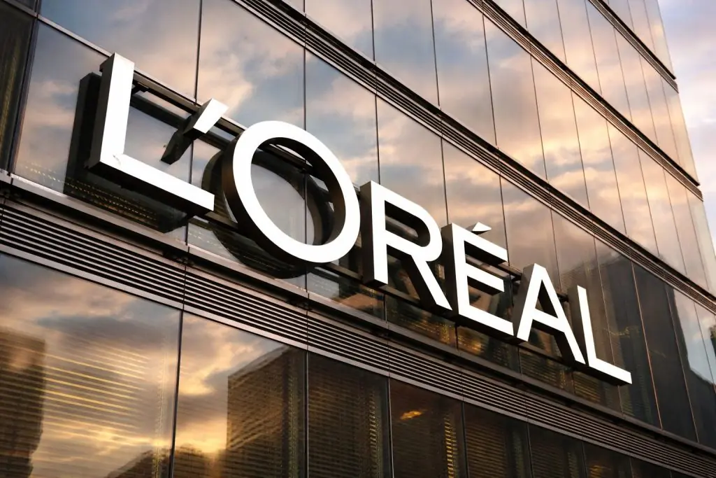 L’Oreal stock heads into annual-results week after OR.PA slips on Friday — what to watch