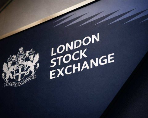 LSEG share price slides again as AI fears linger — and buyback filings keep it in focus