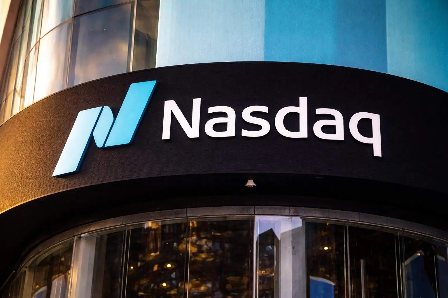 Nasdaq’s ‘Fast Entry’ Nasdaq-100 Rule Could Rush SpaceX-Scale IPOs Into the Index
