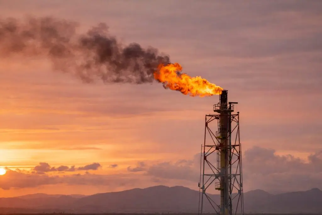 Natural gas prices rebound as LNG export demand stays strong, storage report looms