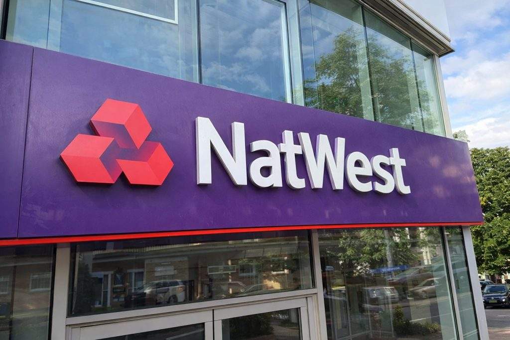 NatWest profit beats forecasts, lifts targets and rolls out £750m buyback — while NWG shares cling to 600p
