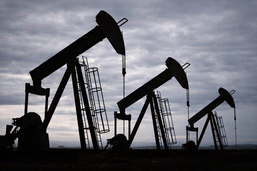 Oil prices tumble 5% as Trump flags Iran talks, risk premium drains fast