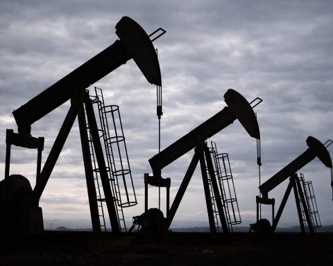 Oil prices tumble 5% as Trump flags Iran talks, risk premium drains fast