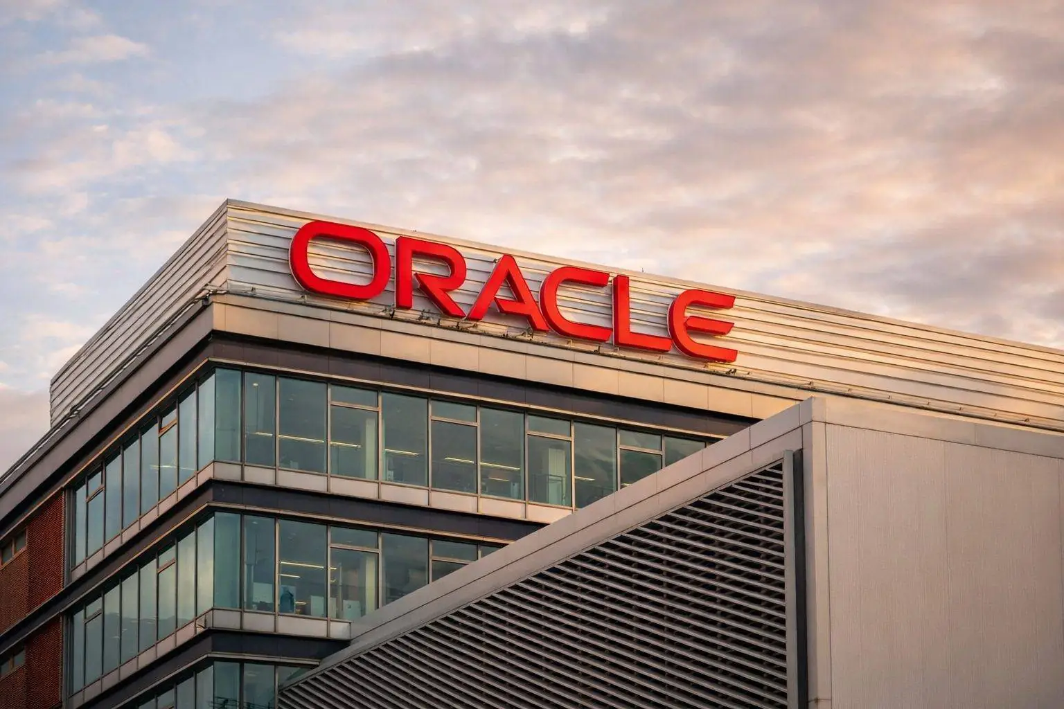 Oracle stock slides as $25 billion bond sale settles and a $20 billion share plan looms