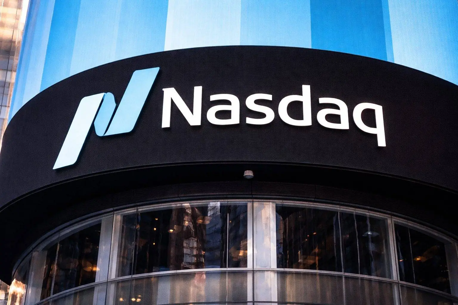 Penserra boosts Invesco QQQ (QQQ) stake as Nasdaq proposes “fast entry” for Nasdaq-100