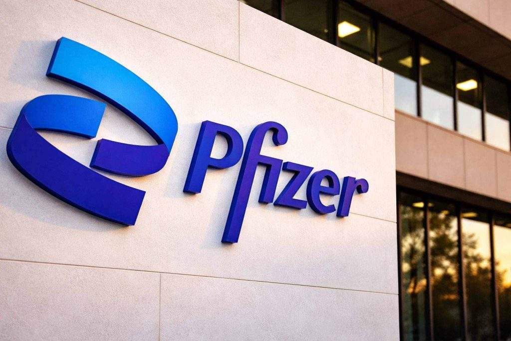 Pfizer stock price edges higher as Wall Street sizes up obesity-shot data and 2026 outlook
