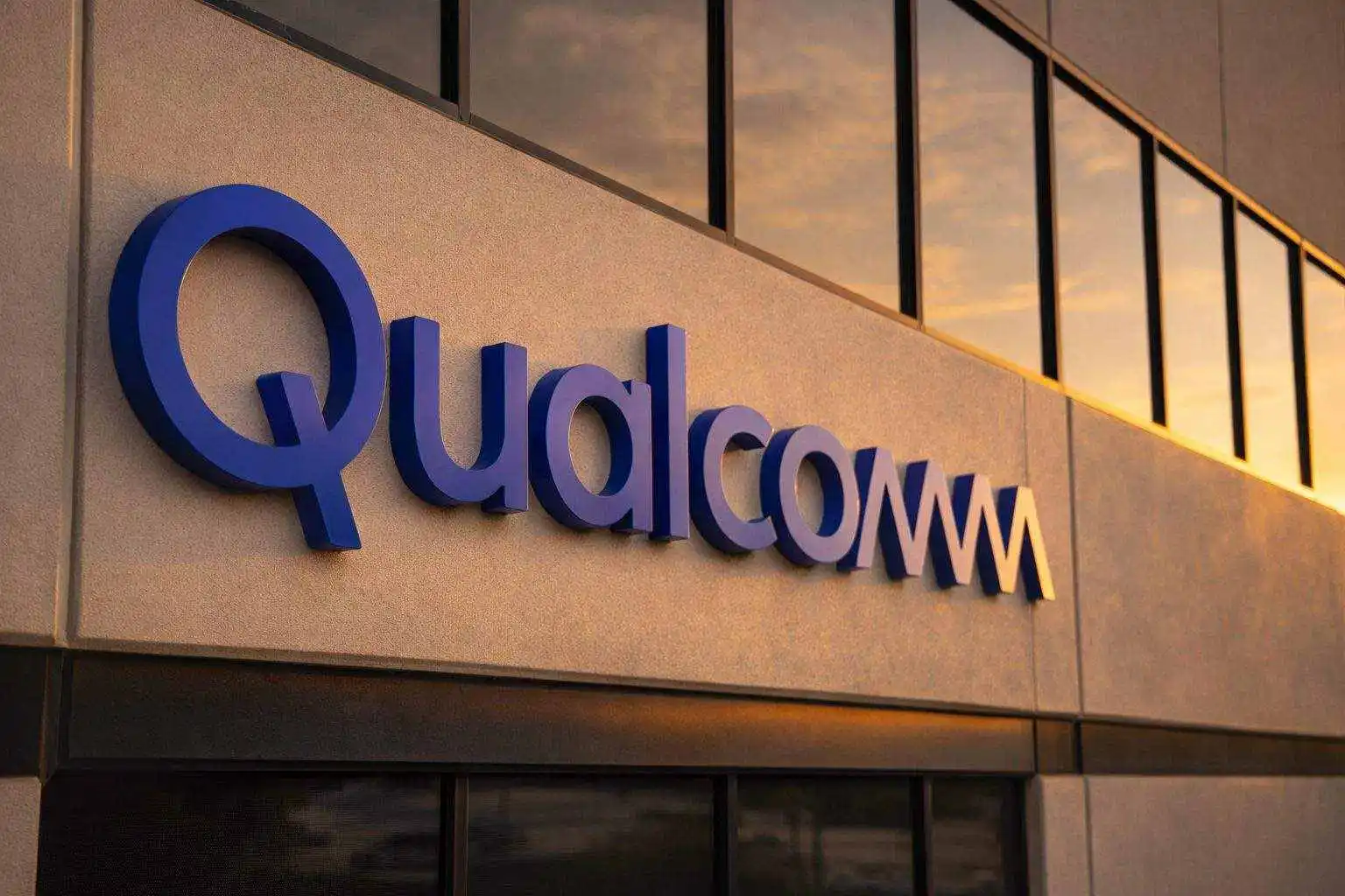 Qualcomm stock slips after Daiwa downgrade as traders eye Samsung launch, memory squeeze