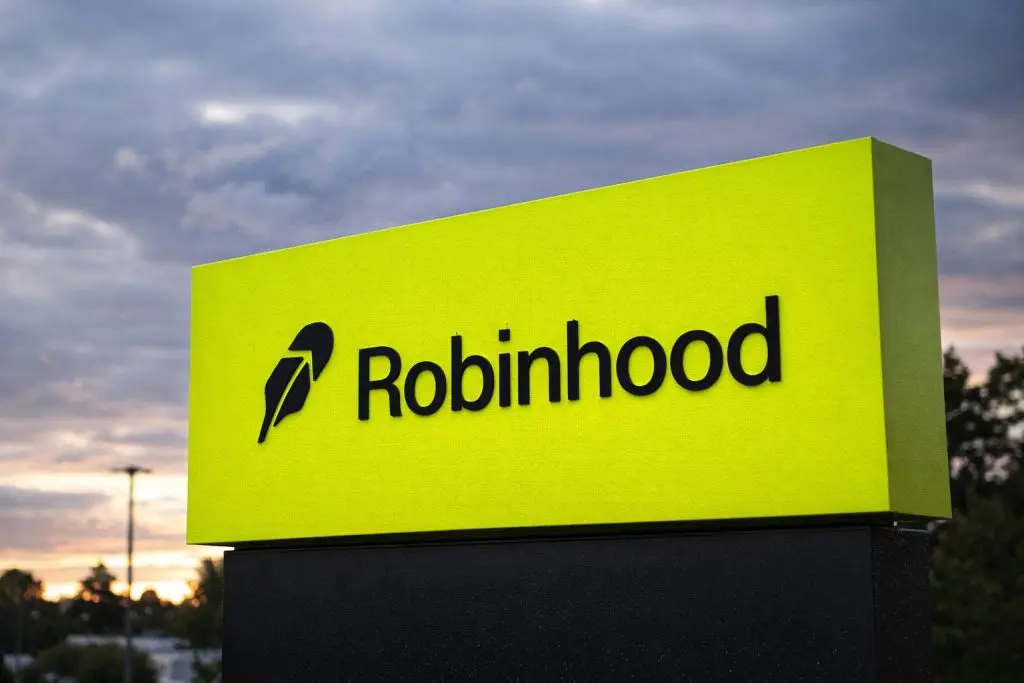 Robinhood stock drops as bitcoin slides on tariff jitters; what traders watch next