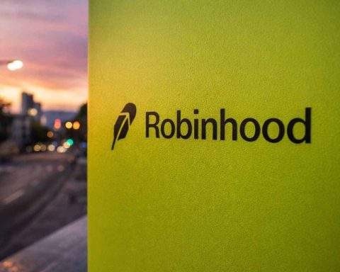 Robinhood stock price jumps nearly 6% as private-markets fund debut nears