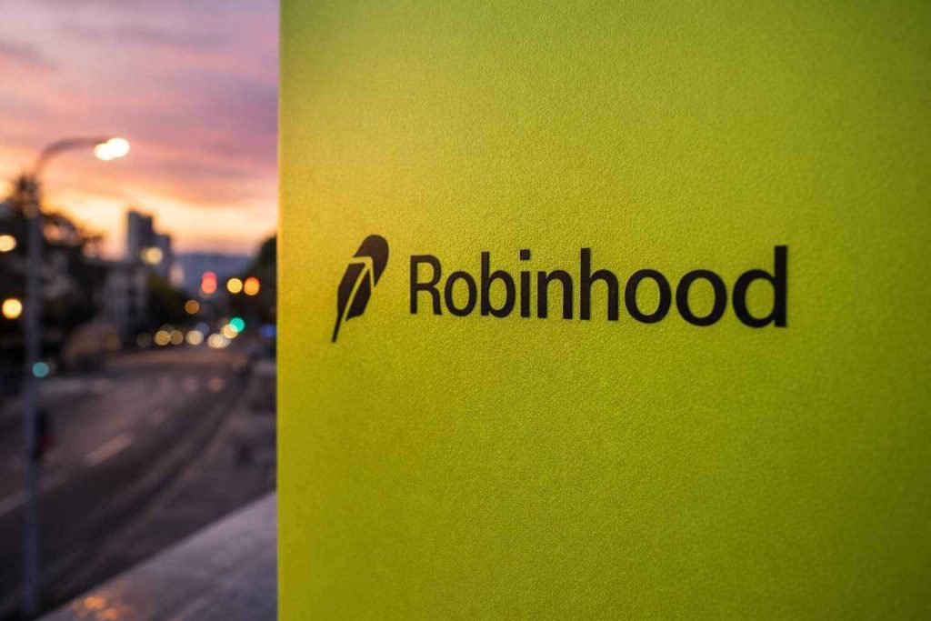 Robinhood Stock Slides After Crypto Slump Hits Earnings — What Investors Need to Know