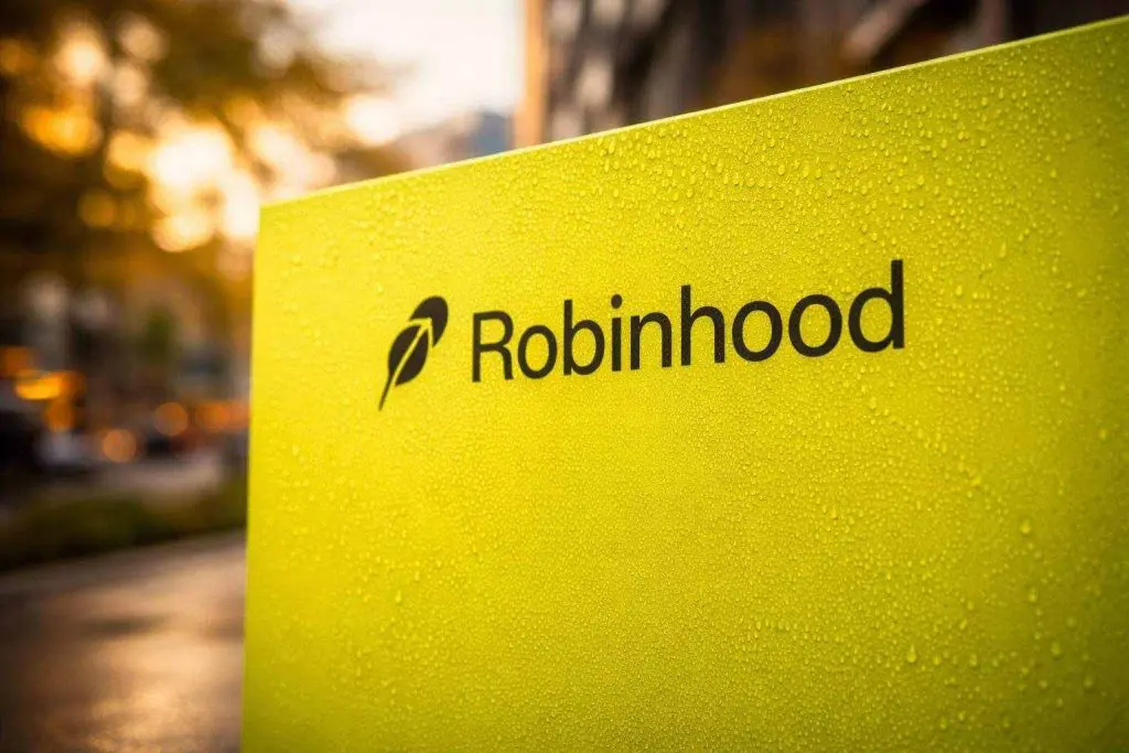 Robinhood stock: what to know before Monday after Goldman trims target, filing tweaks annual report