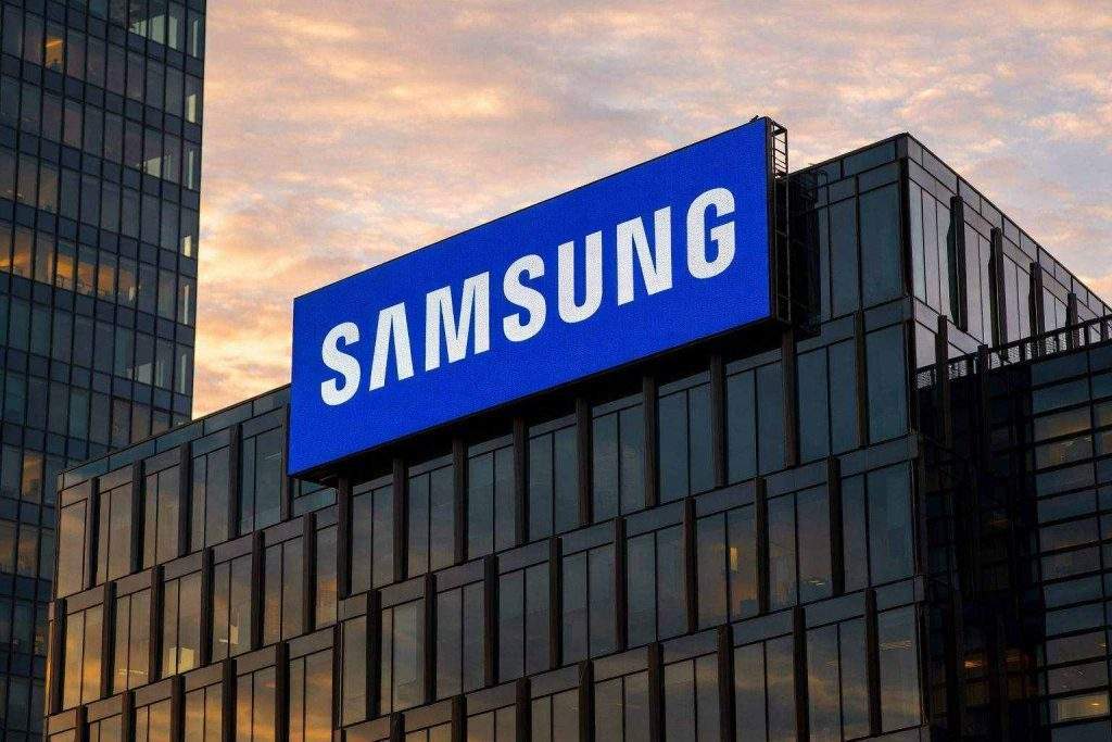 Samsung says it shipped HBM4 chips as AI memory race with SK Hynix, Micron tightens