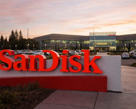 Sandisk stock jumps at the open as upbeat outlook keeps the AI-memory trade in focus