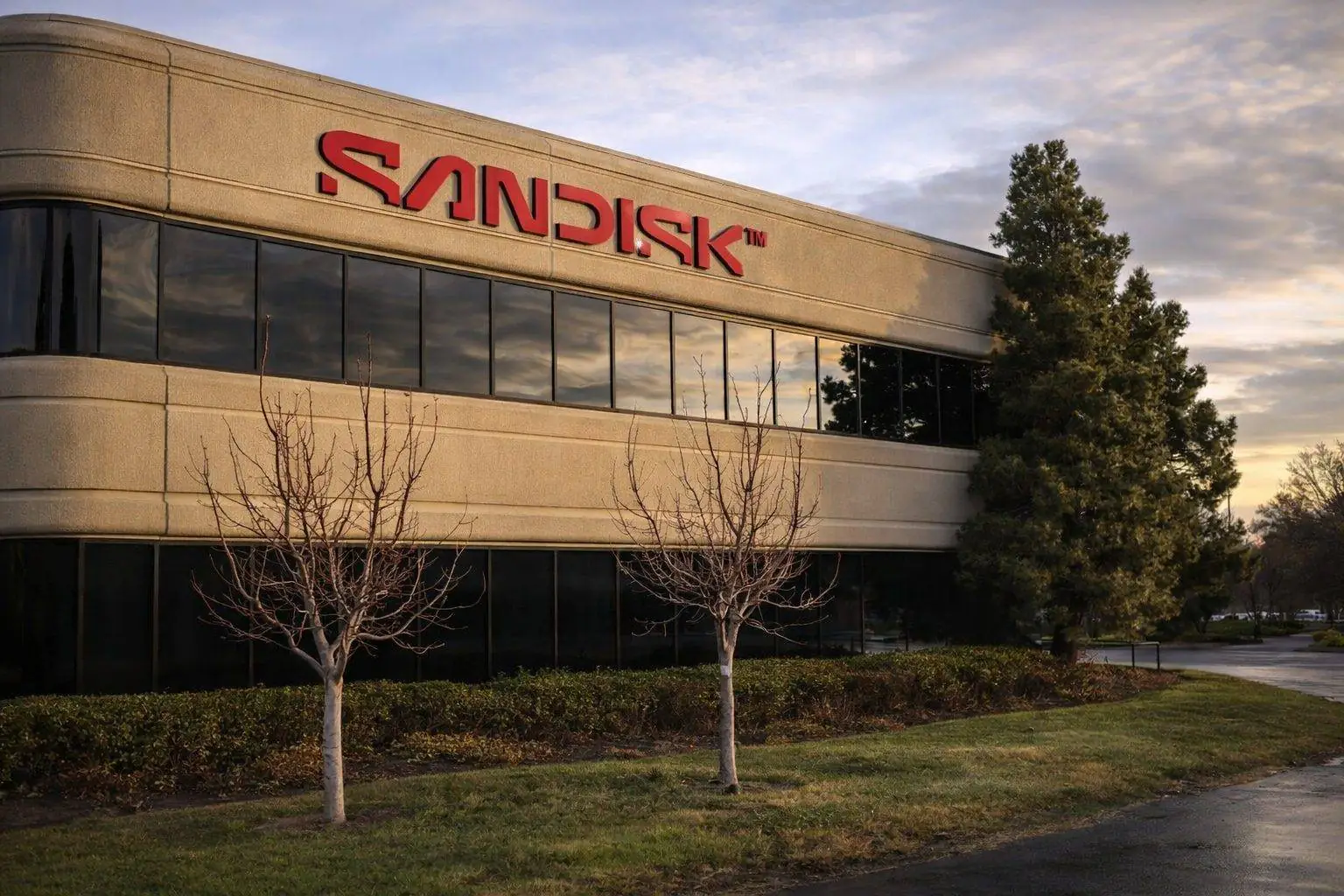 SanDisk stock price jumps again as “memory shortage” bets keep SNDK in play