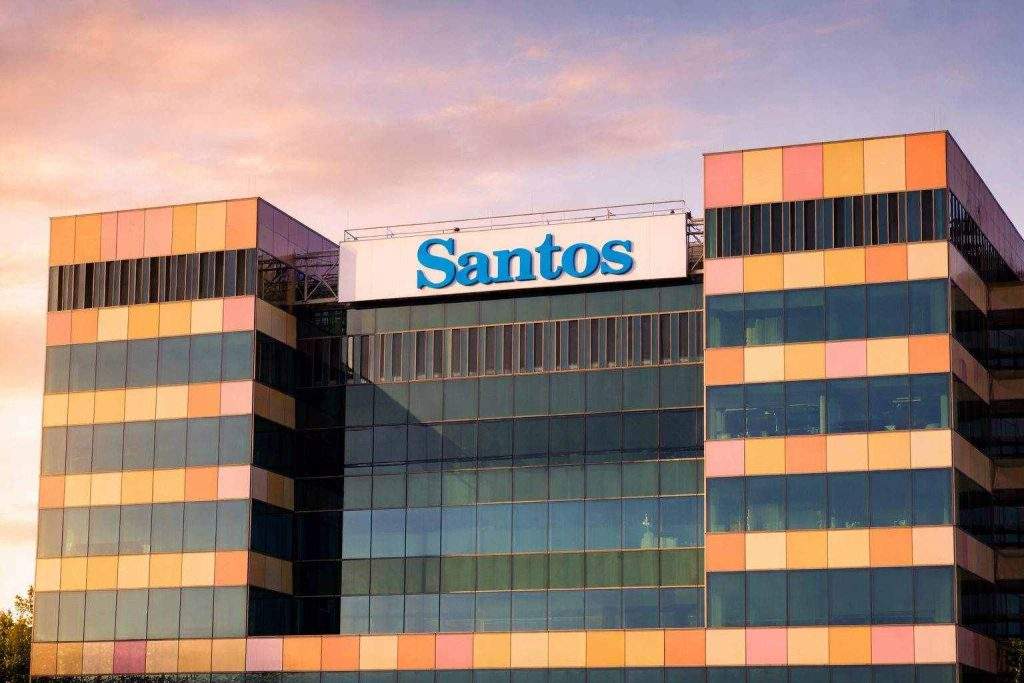 Santos (ASX:STO) share price slips after Whyalla gas deal as dividend date looms