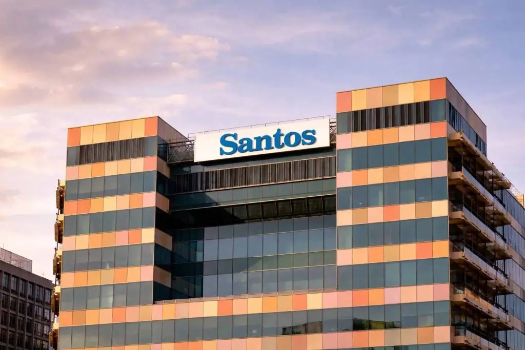 Santos share price jumps 3% as oil rises — what ASX:STO investors watch next